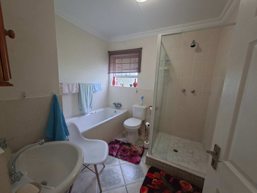 3 Bedroom Property for Sale in Fraaiuitsig Western Cape